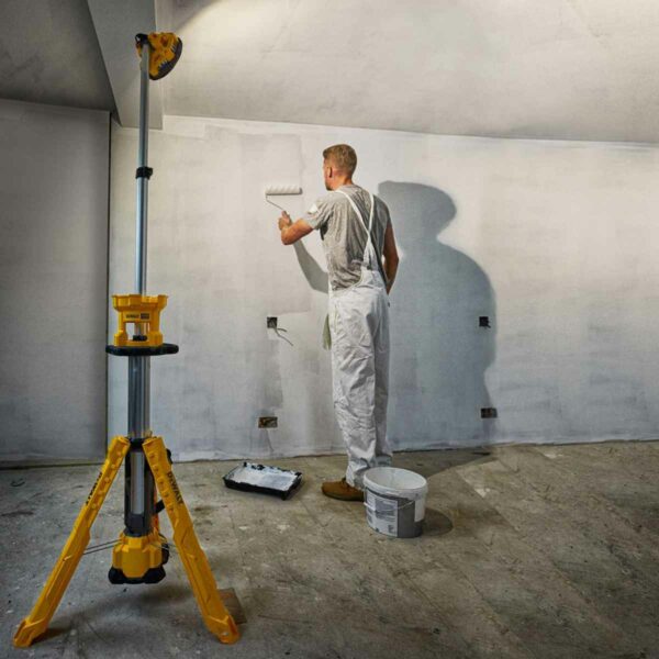 DeWalt 18V LED Tripod Light Kit | DCL079T1